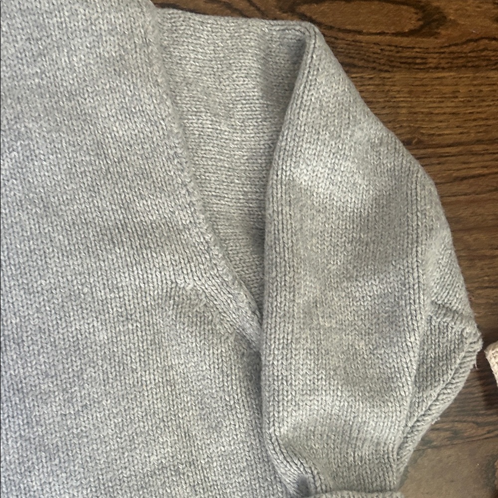 Zara Women's Light Gray Crewneck Sweater - Picture 4 of 5